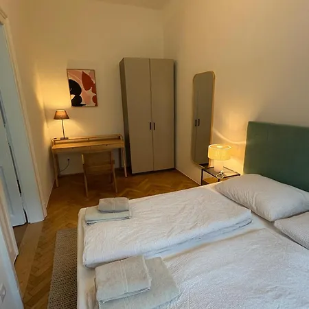 Apartment Premium Close To Center
